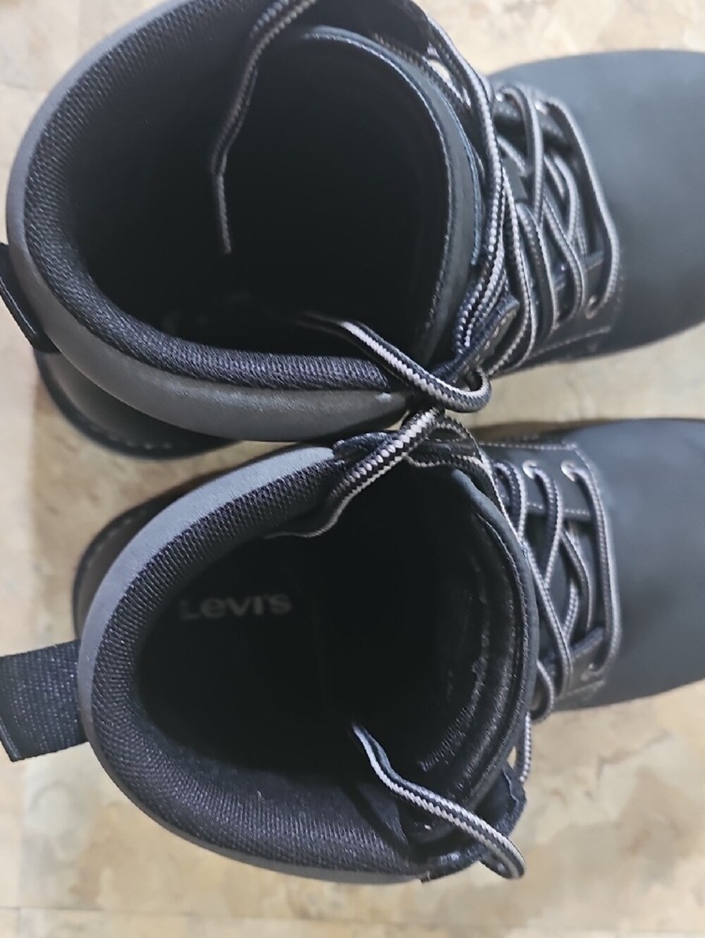 Levi's Black Men's Lace-Up Work Boots - Picture 6 of 10